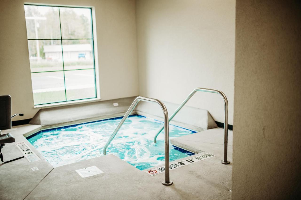 Cobblestone Hotel & Suites International Falls Zewnętrze zdjęcie